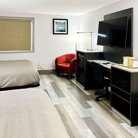 Quality Inn Raynham - Taunton Bagian luar foto