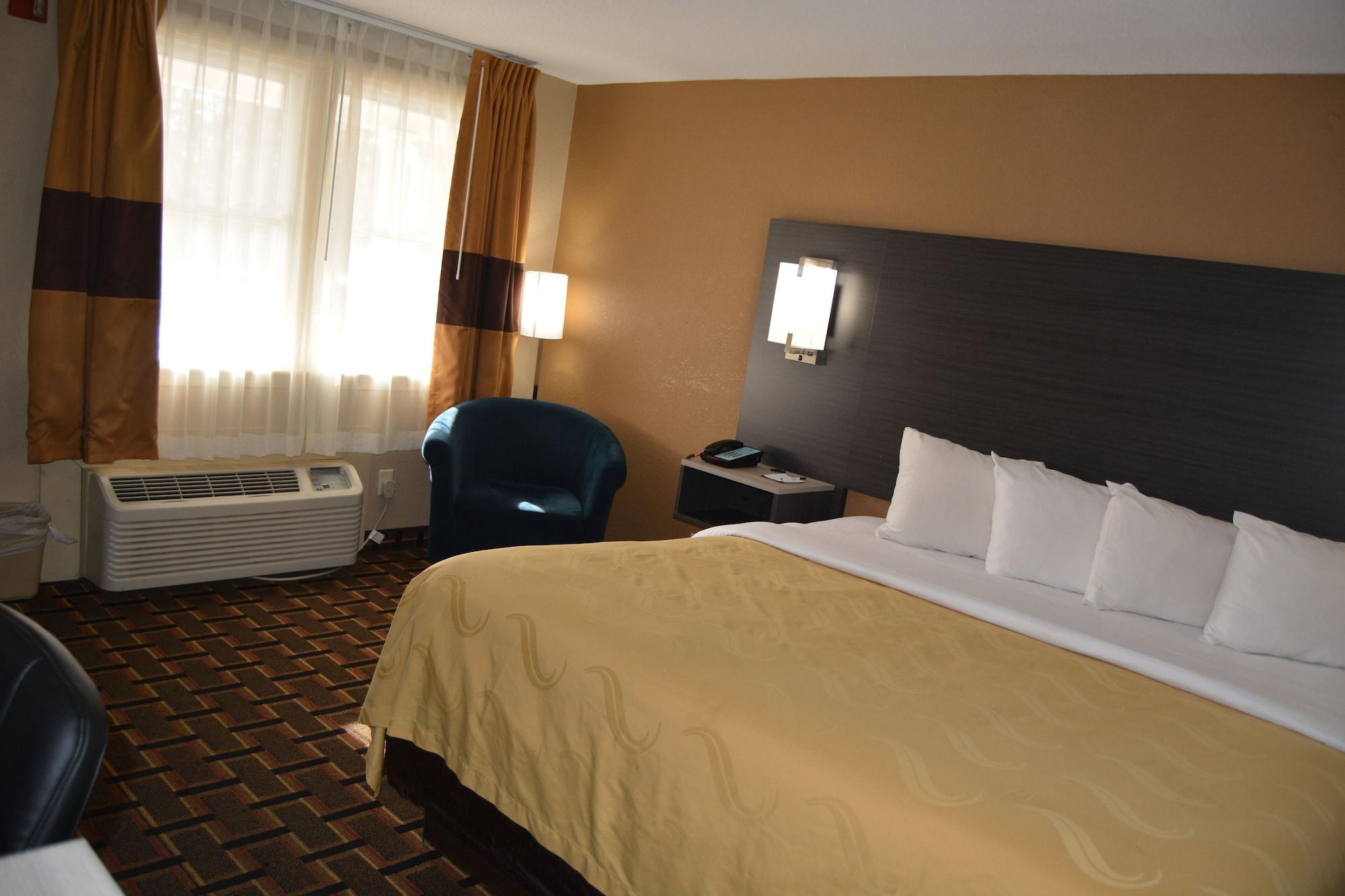 Quality Inn Raynham - Taunton Bagian luar foto