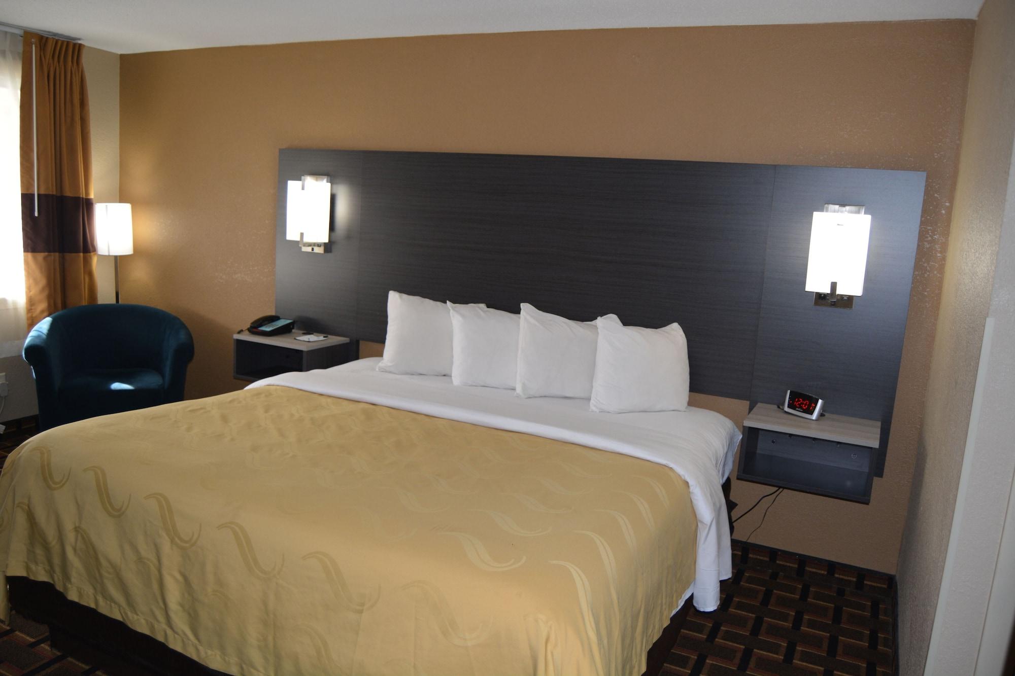 Quality Inn Raynham - Taunton Bagian luar foto