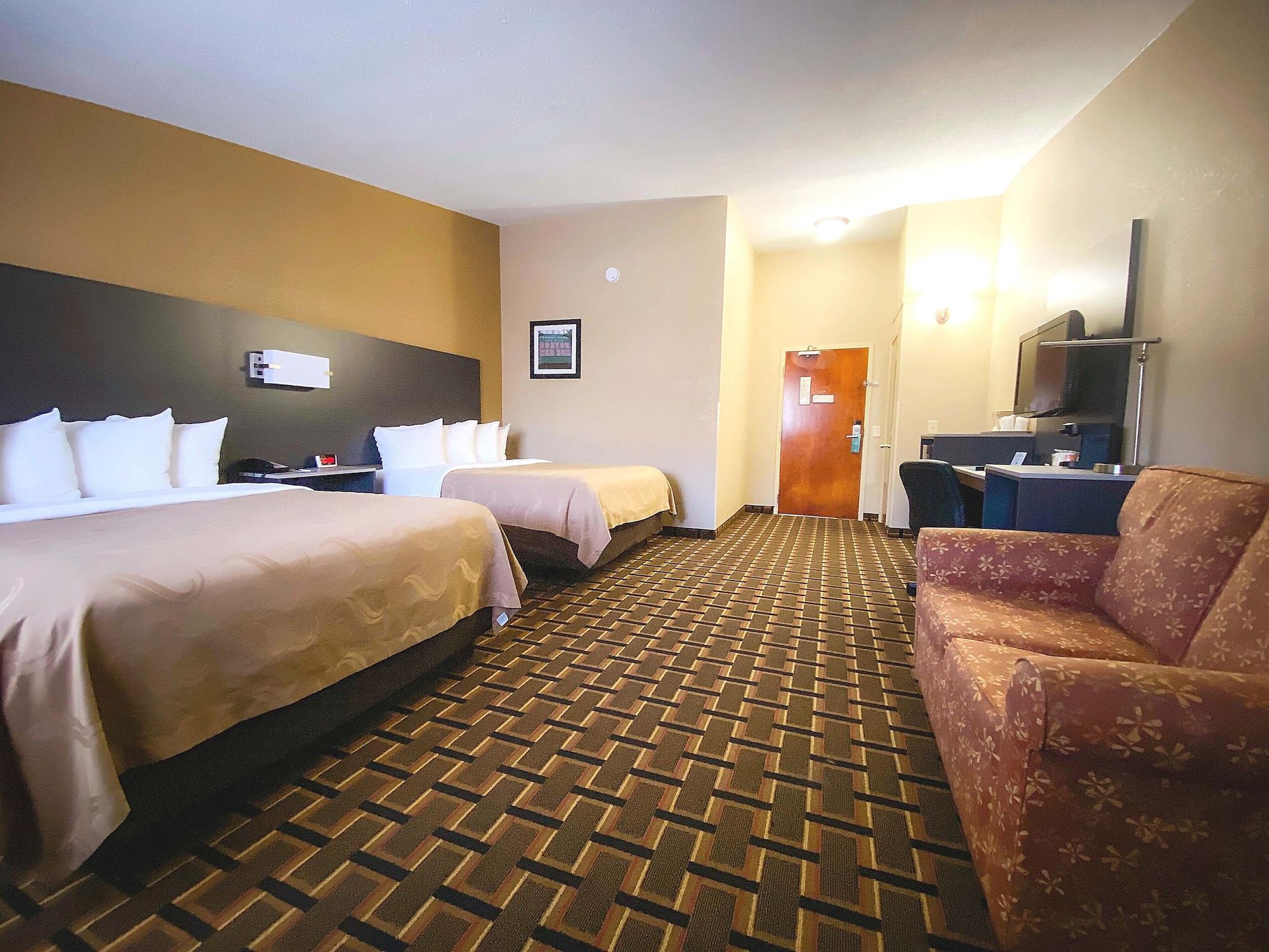 Quality Inn Raynham - Taunton Bagian luar foto