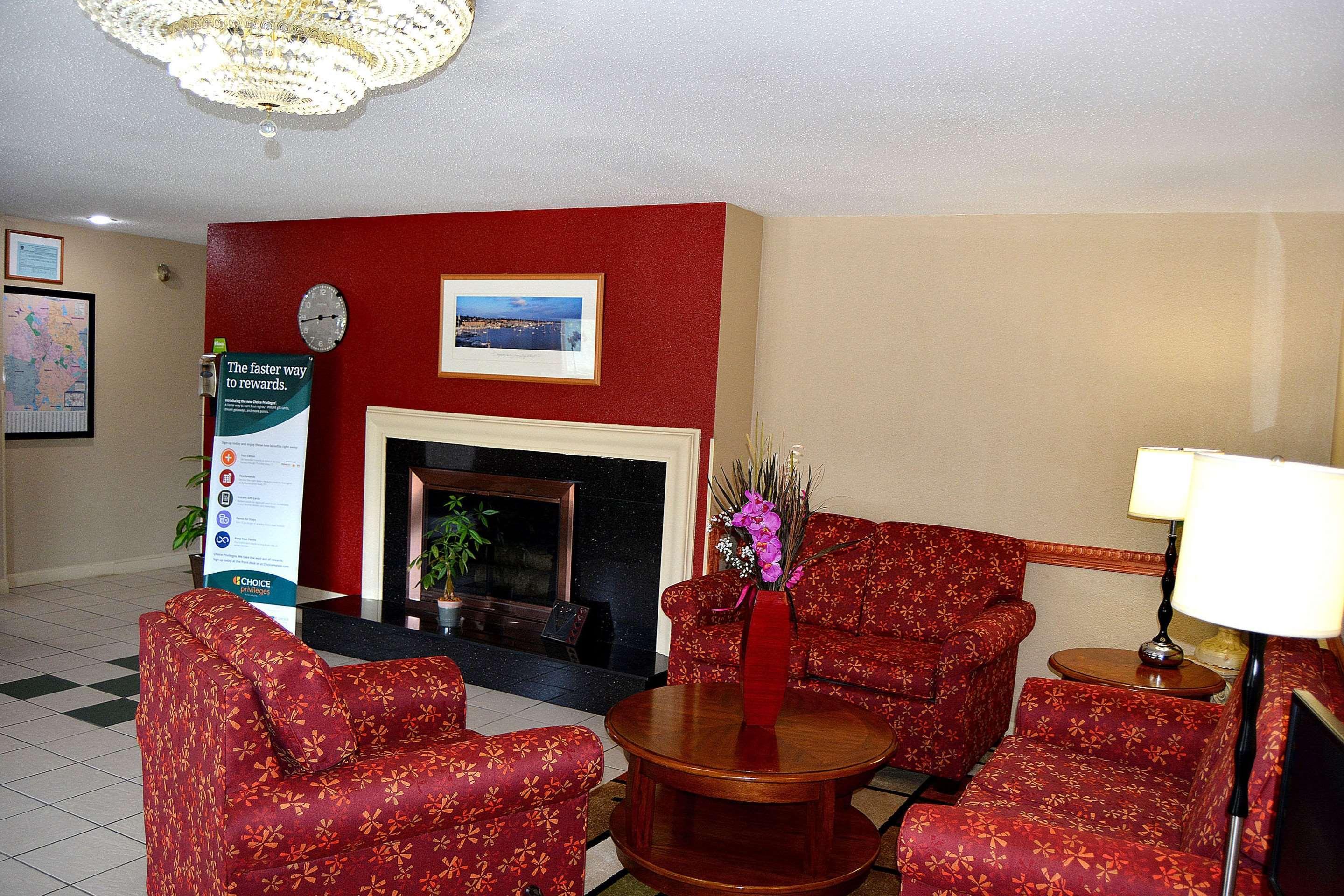 Quality Inn Raynham - Taunton Bagian luar foto