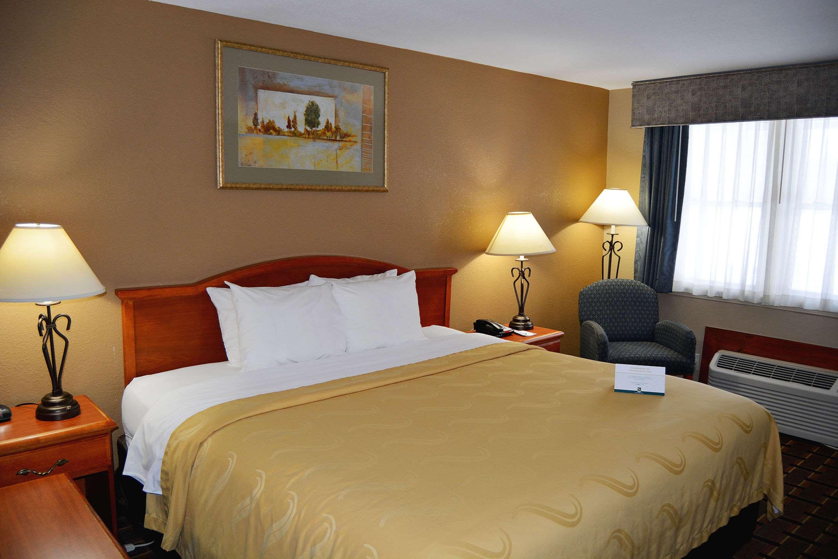 Quality Inn Raynham - Taunton Bagian luar foto