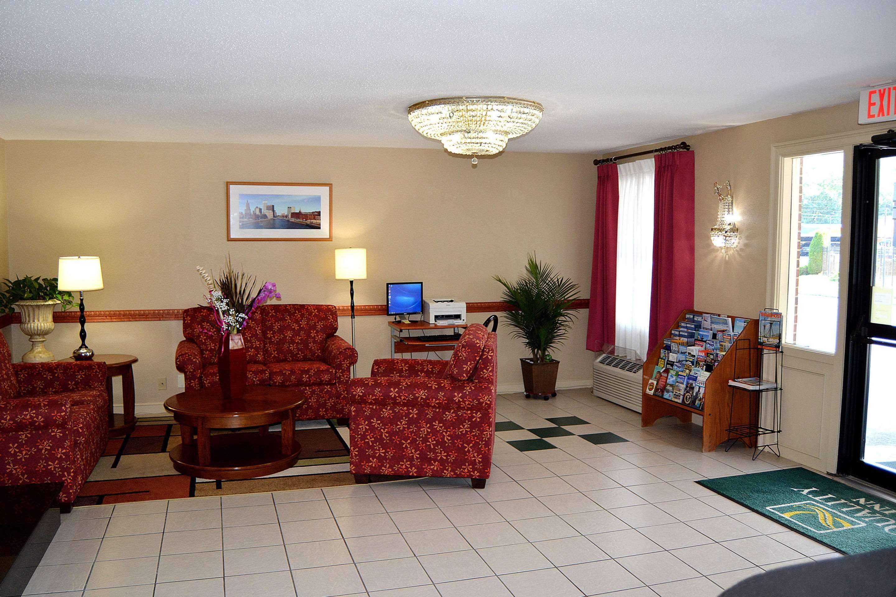 Quality Inn Raynham - Taunton Bagian luar foto