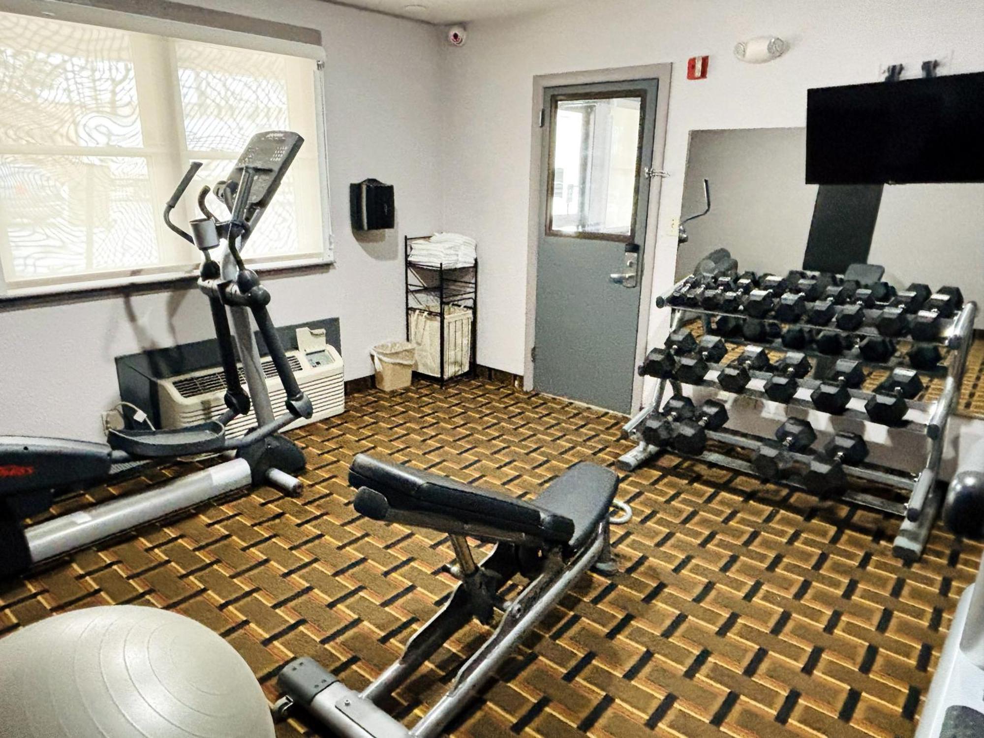 Quality Inn Raynham - Taunton Bagian luar foto