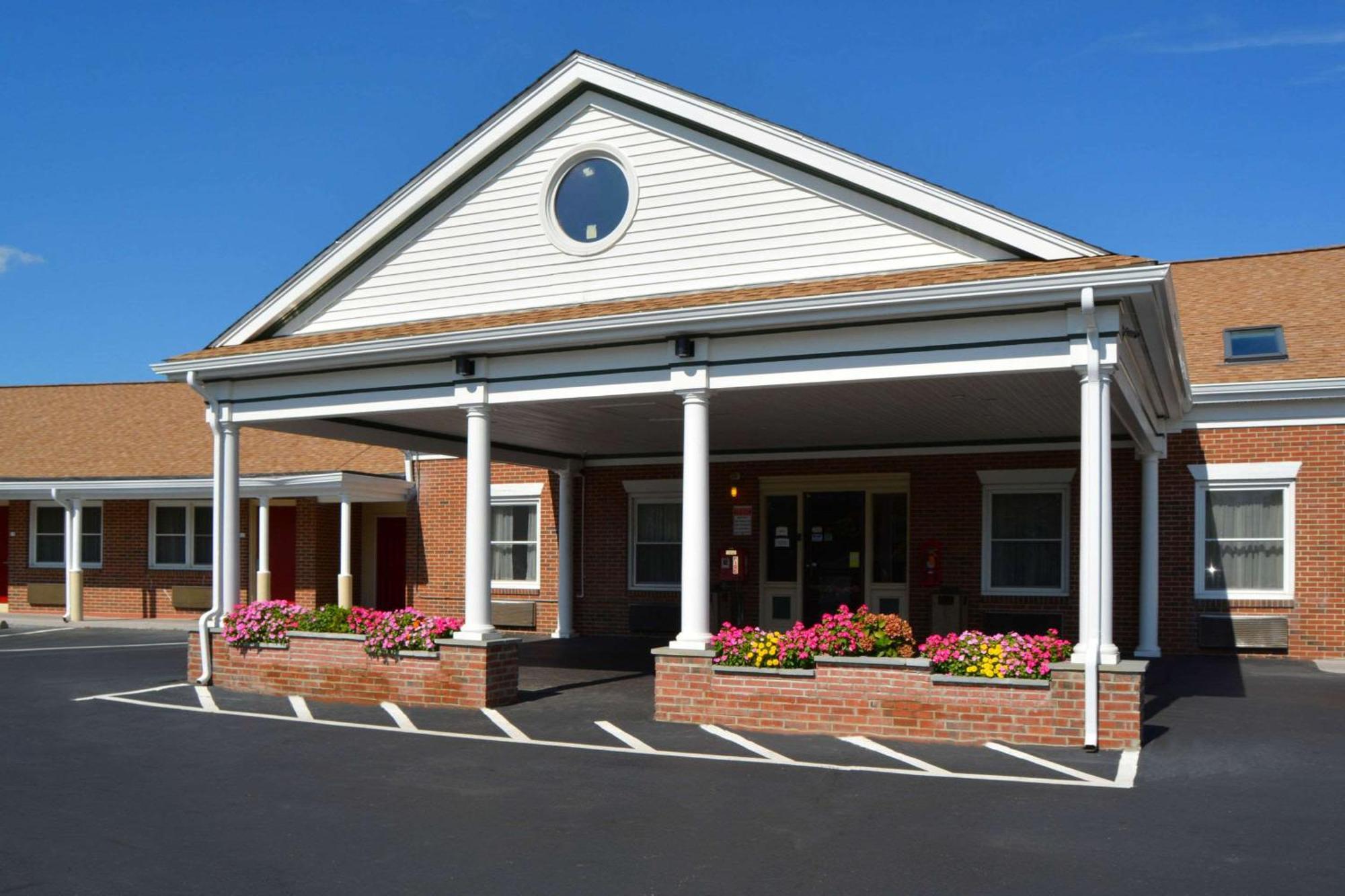Quality Inn Raynham - Taunton Bagian luar foto
