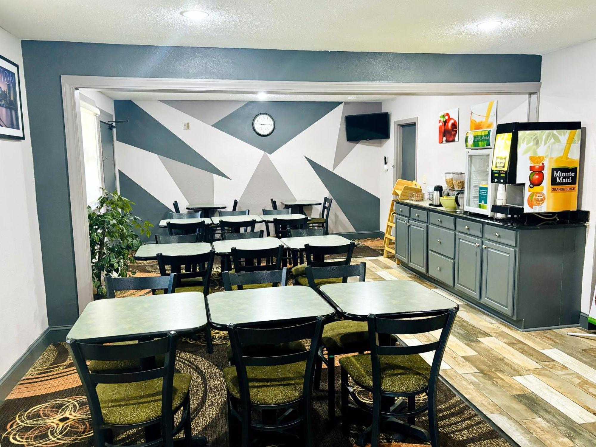 Quality Inn Raynham - Taunton Bagian luar foto