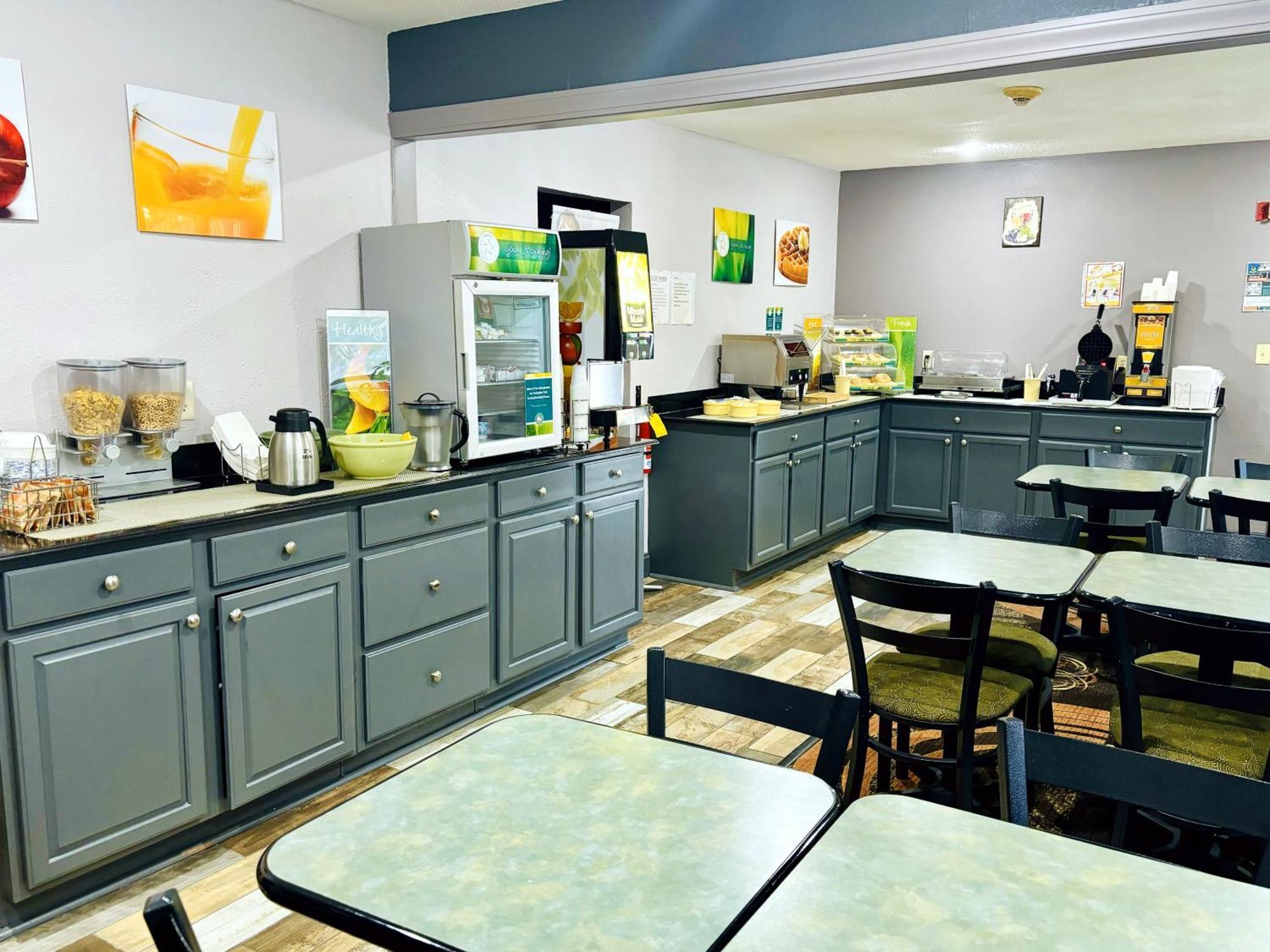 Quality Inn Raynham - Taunton Bagian luar foto