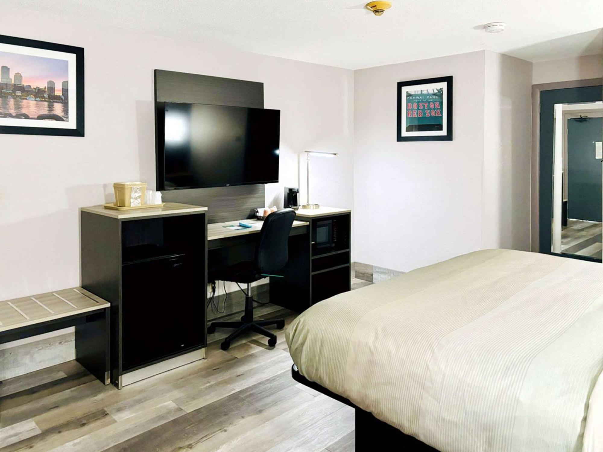 Quality Inn Raynham - Taunton Bagian luar foto
