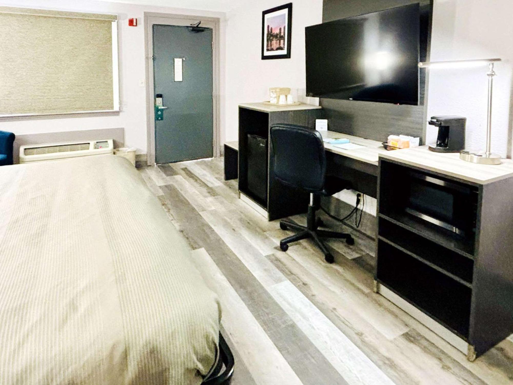 Quality Inn Raynham - Taunton Bagian luar foto