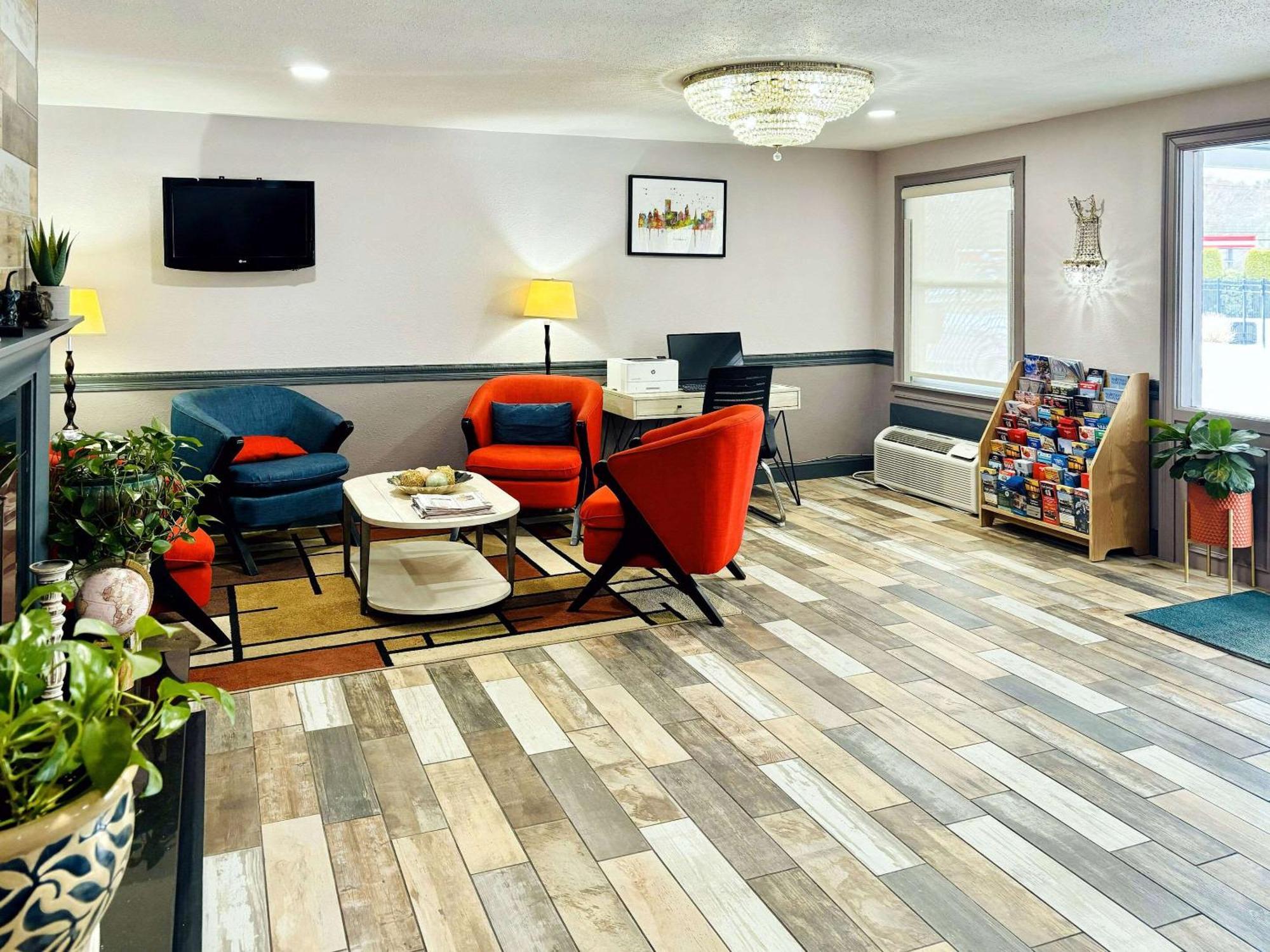Quality Inn Raynham - Taunton Bagian luar foto